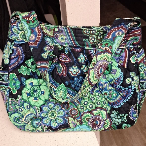 Floral Patterned Vera Bradley Shoulder Bag NWOT - Picture 3 of 3